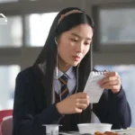 ghostgram.com, Jakarta Di balik cerita romansa yang sering terlihat di dalam drama Korea, sebenarnya faktanya tidak seperti itu. Terlebih bagi para siswa yang sedang mengenyam bangku sekolah. 